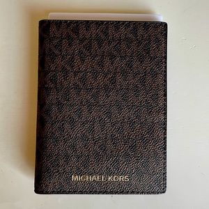 NWT: BRAND NEW, never used, Michael Kors Passport Case